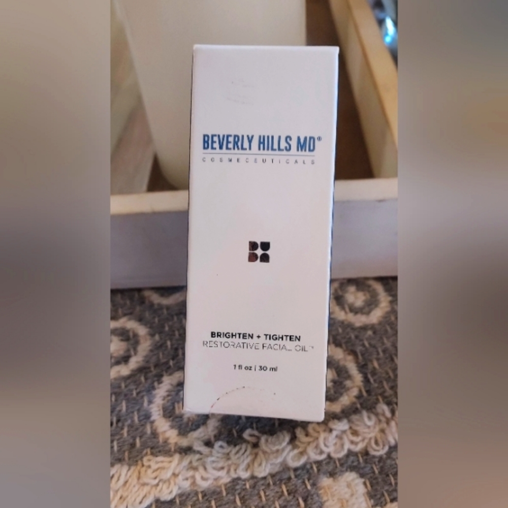 Beverly Hills Md brighten and tighten facial oil